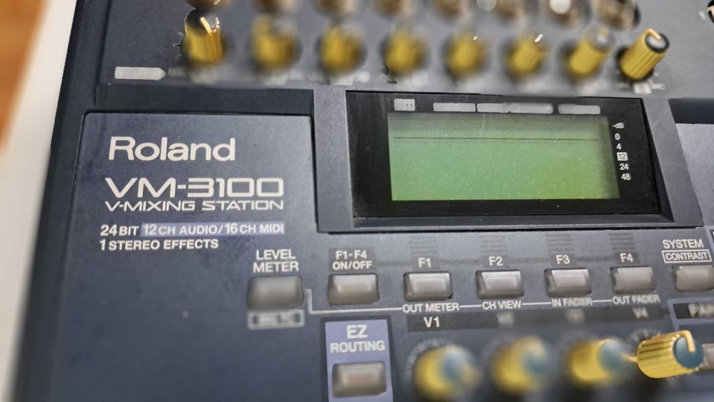 Mesa de mistura Roland Vm3100 e Pro