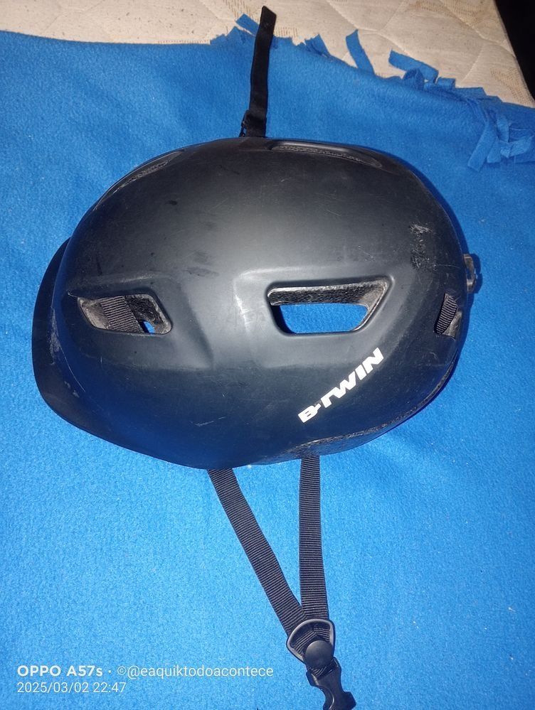Capacete b-twin para bike , BTT, , trotinete  novo