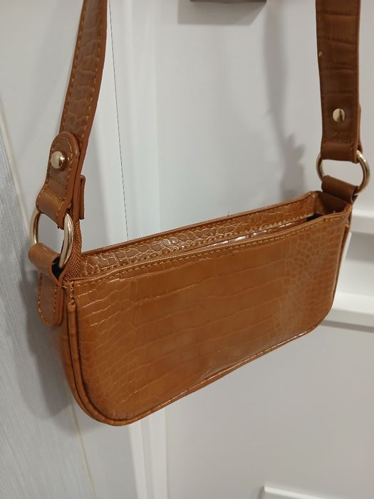 Mala torebka Asos.