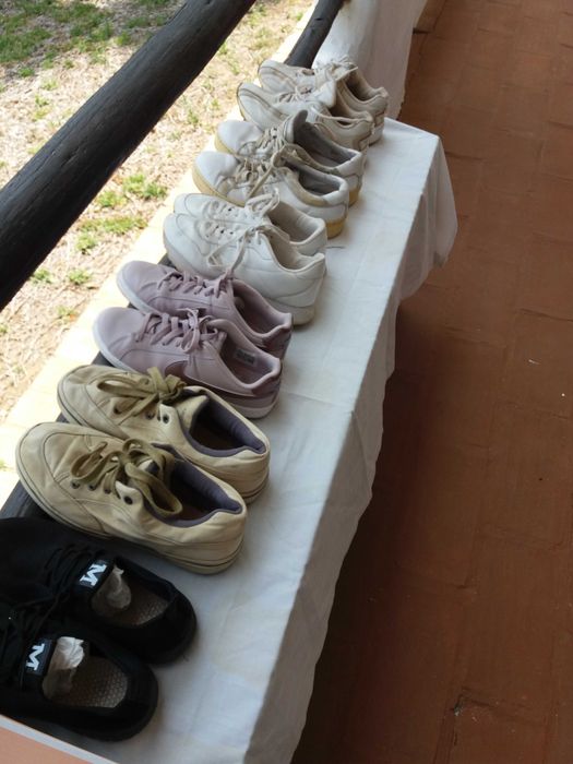 Relógios malas bonés mochilas tenis