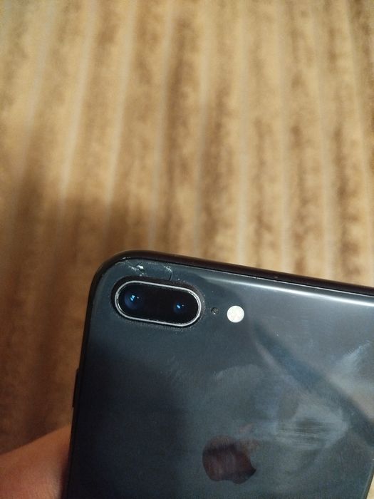 Айфон 8+ в нормальному стані