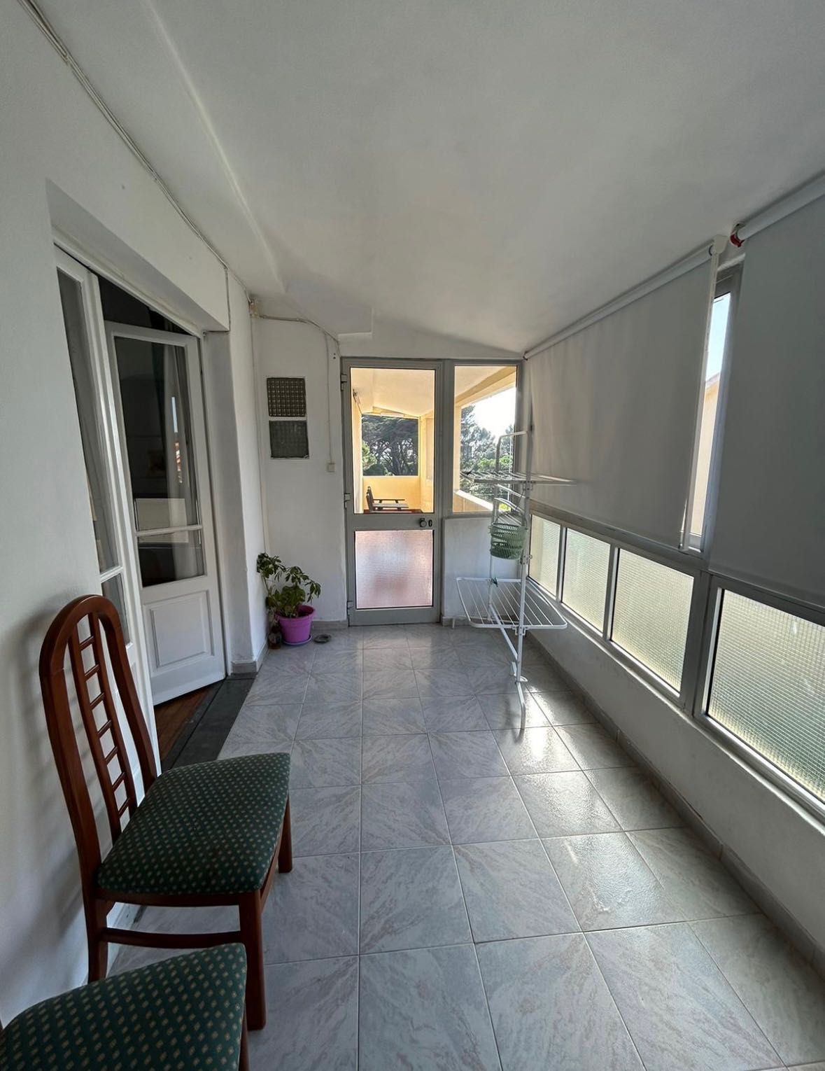 QUARTO - mês de agosto ao pé da praia