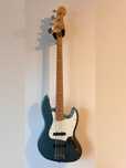 4-strunowy Jazz Bass Player + Hard Case