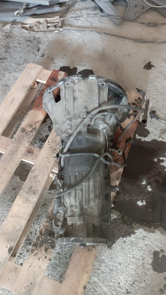 Продам коробку і роздатку Jeep Cherokee XJ