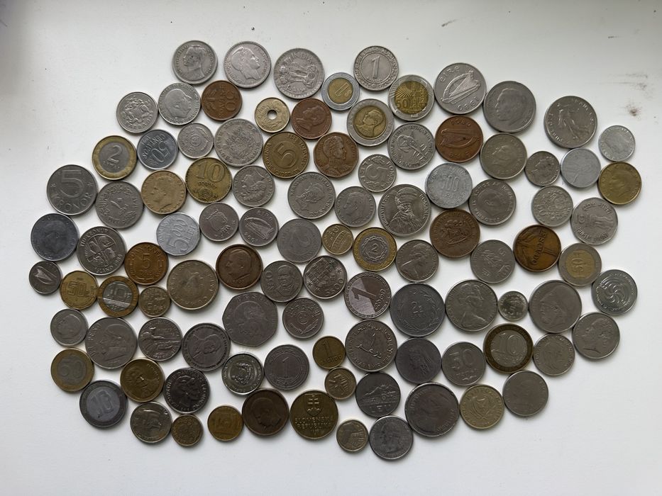 Монеты мира 100 штук