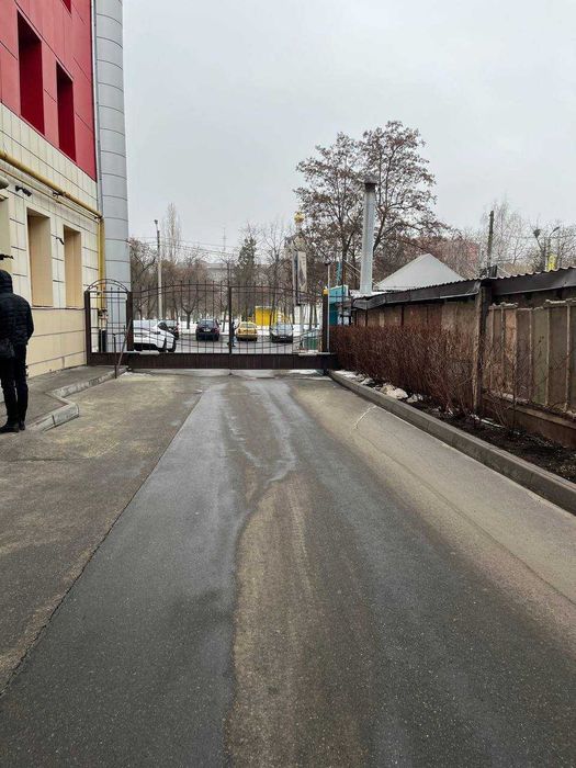 Оренда приміщення 1300м2/ пр. Наки/ м. Наукова