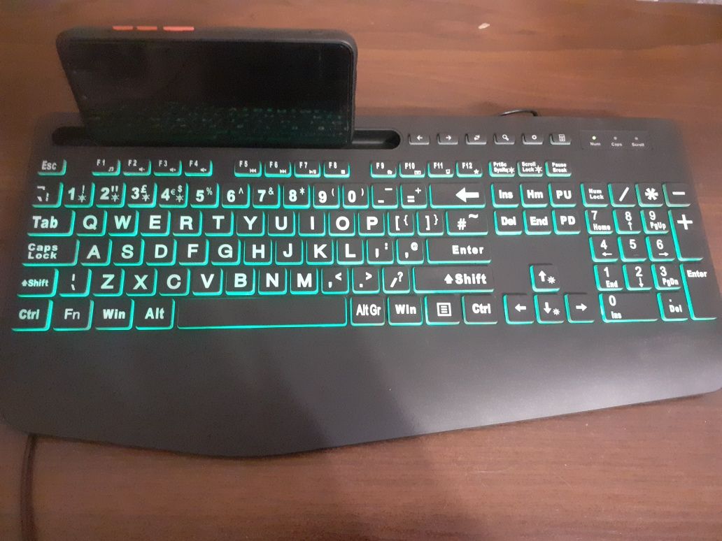 Клавіатура  з RGB підсвіткою