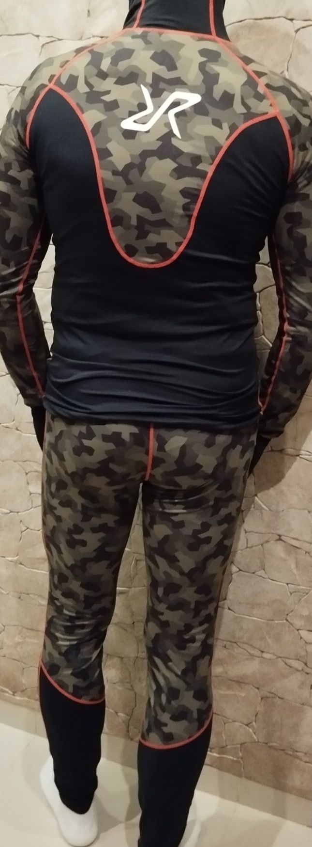 Komplet termoaktywny RevolutionRace Sneaky Balaclava Camo M