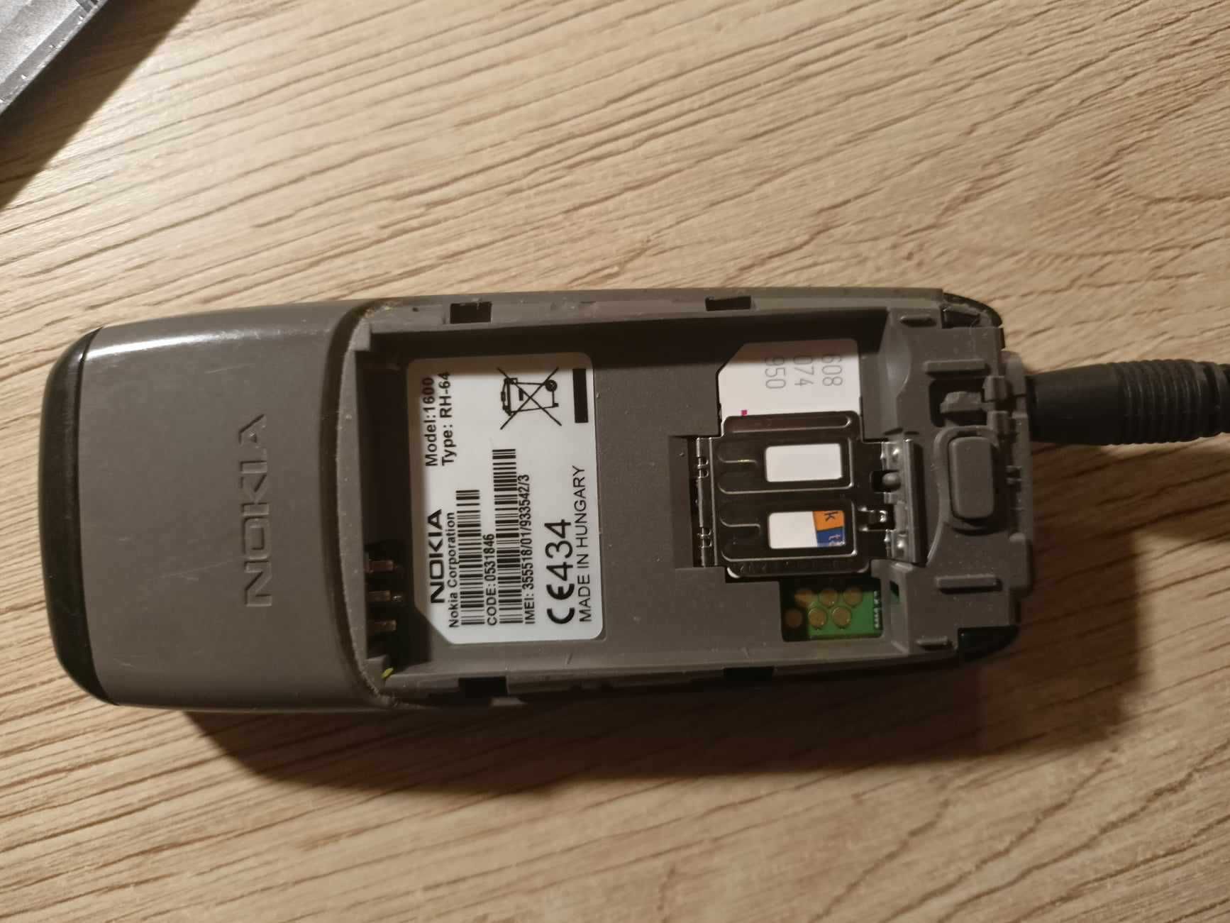 NOKIA 1600 z ładowarką