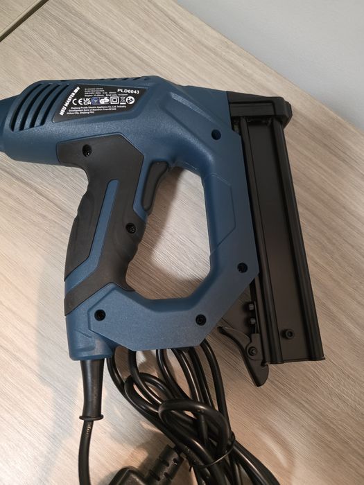 Zszywarka gwoździarka NEU MASTER, model PLD6043