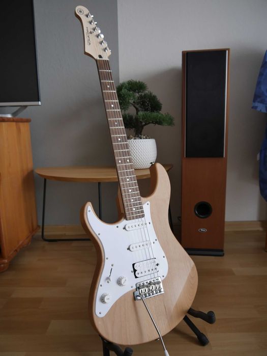 Leworęczna Gitara Elektryczna Yamaha Pacifica 112JL