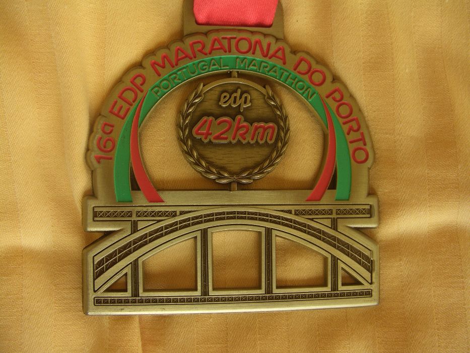 camisola e medalha Maratona do Porto 2019
