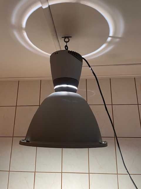 Nowoczesna loftowa lampa wisząca w kolorze szarym