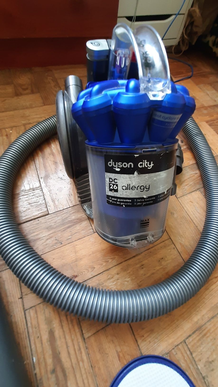 Пилосос Dyson dc 26 city,продаж цілим або на запчастини,повністю робоч