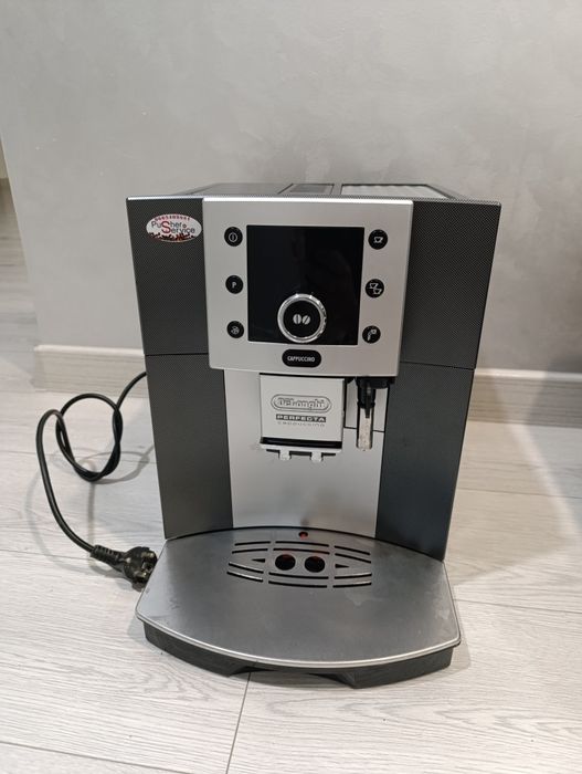 Кавова машина DeLonghi Perfecta