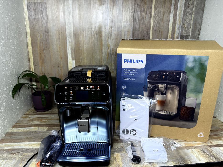 Кавомашина Philips LatteGo Series 5500 Series EP5547/90