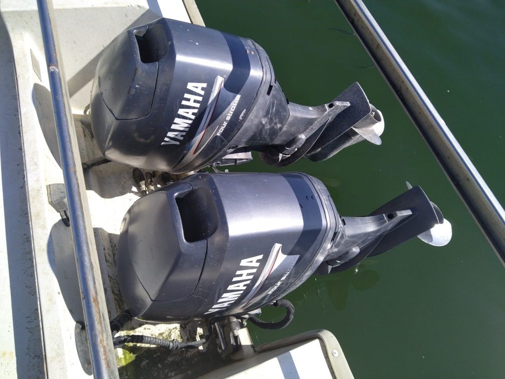 Barco de pesca Fibramar 680 com 2 motores Yamaha 50 HP