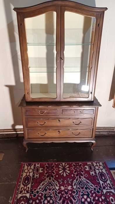 Witryna drewniana z szufladkami