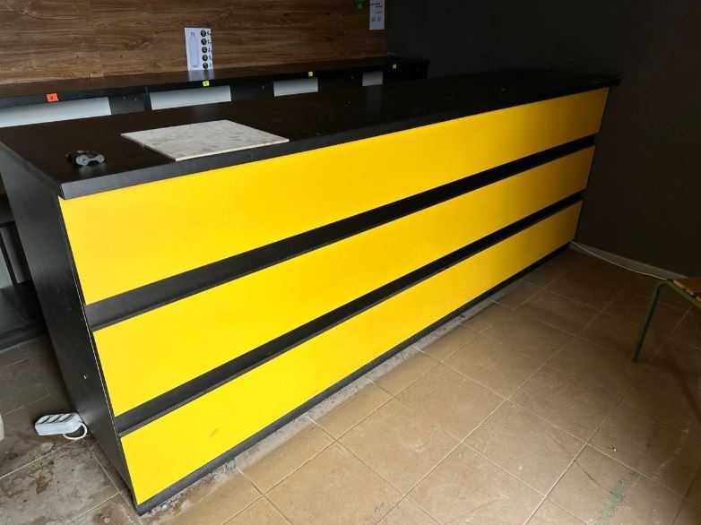 Полиця для торгівлі