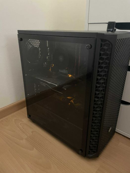 zestaw komputerowy AMD RYZEN5, 2600, Karta radeon RX580 8GB monitor24