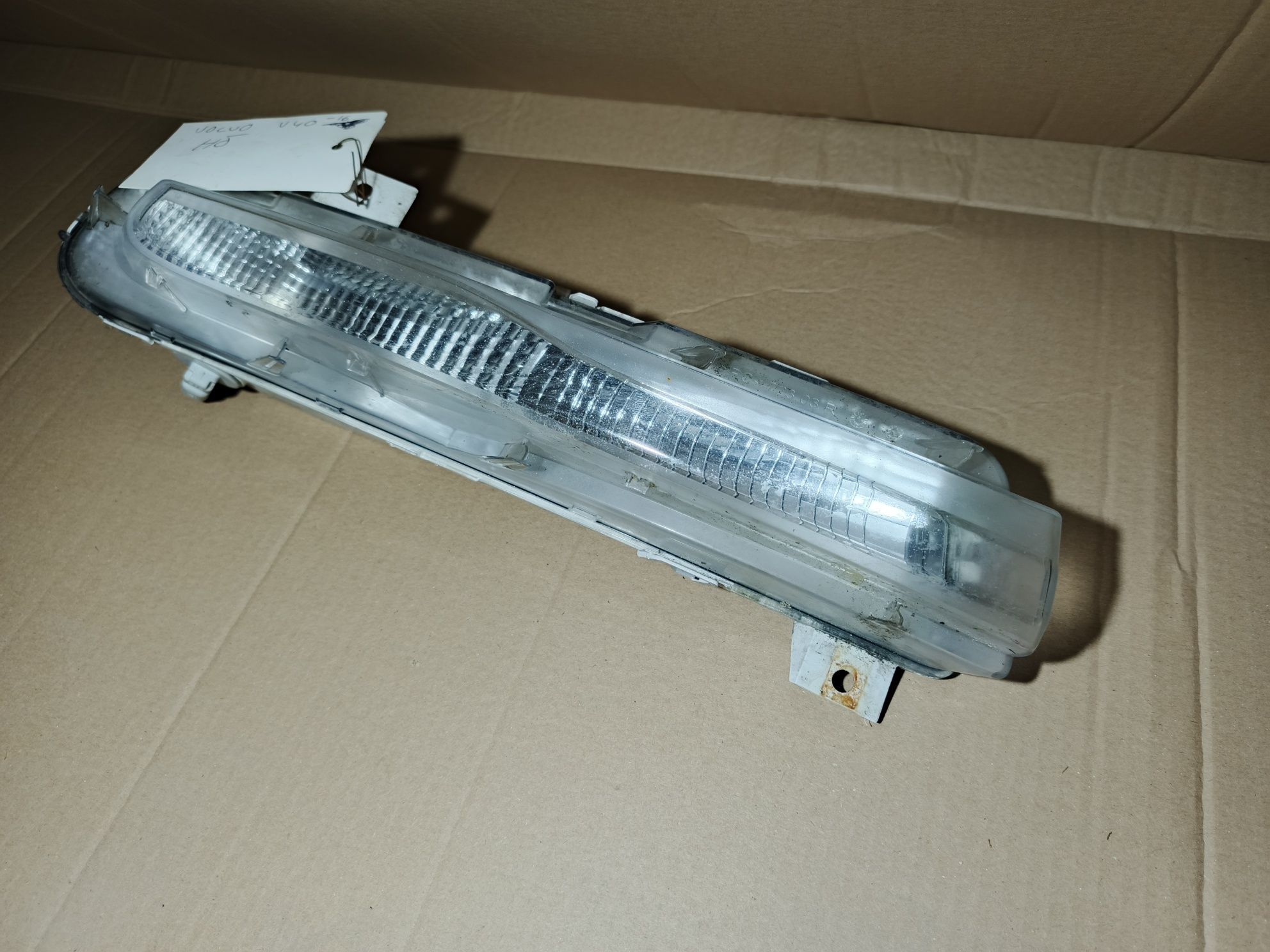 Volvo V40 II lampa drl prawa