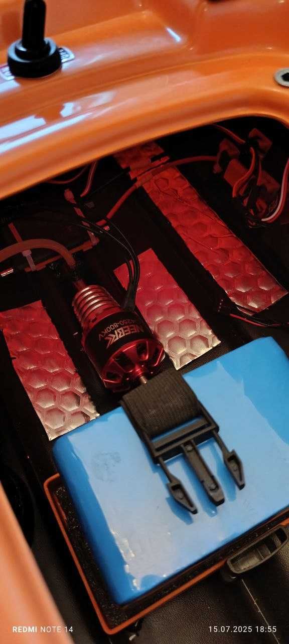 Кораблик для рибалки. GPS Twin F1 + глибиномір