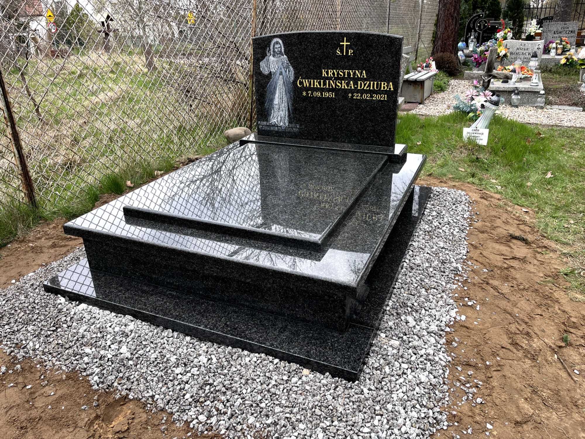 Nagrobki granitowe BRYŁA
