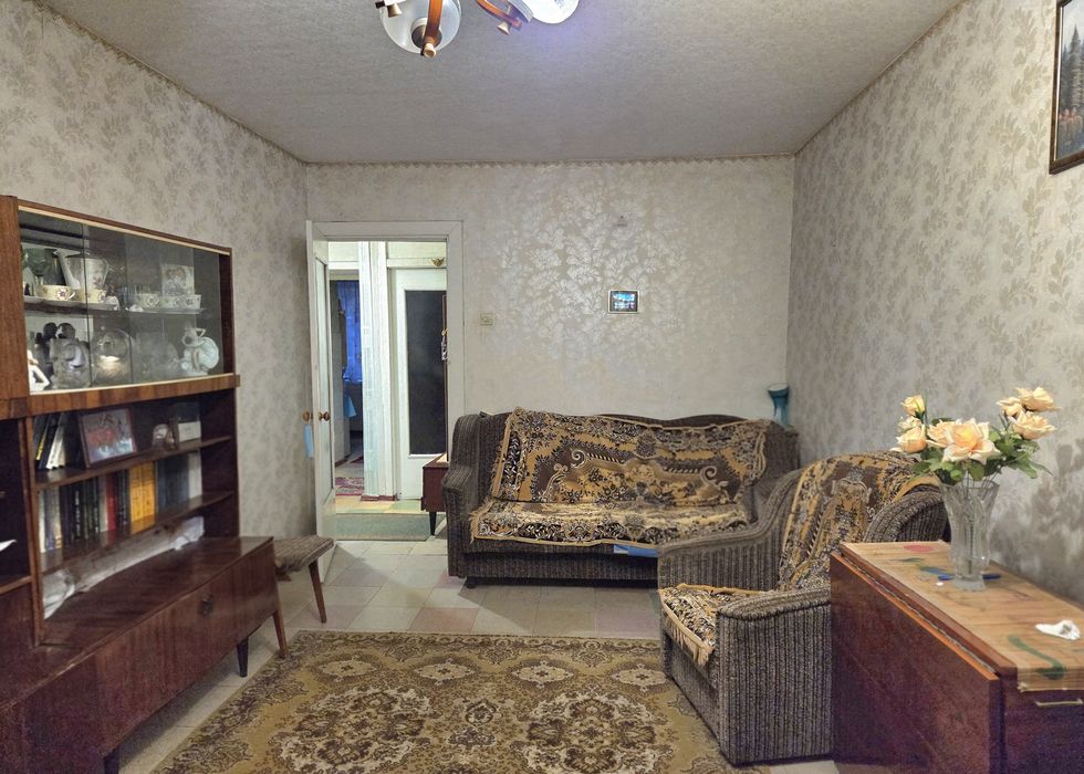 Продам 2 кімн квартиру в районі 13 школи