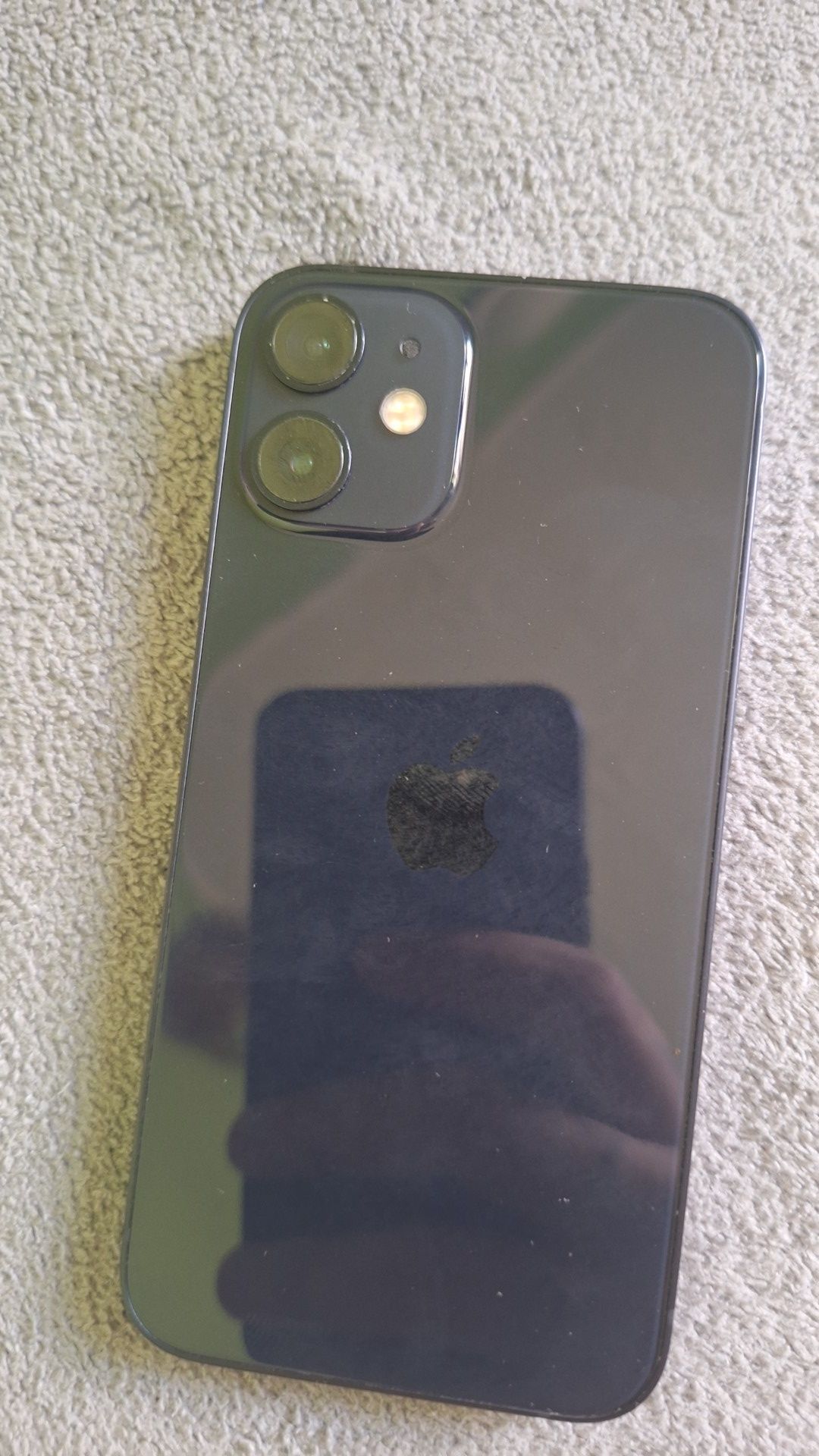Sprzedam mojego używanego iPhone 12mini