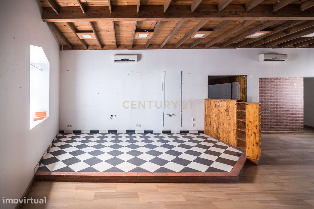 Loja na zona histórica de Samora Correia