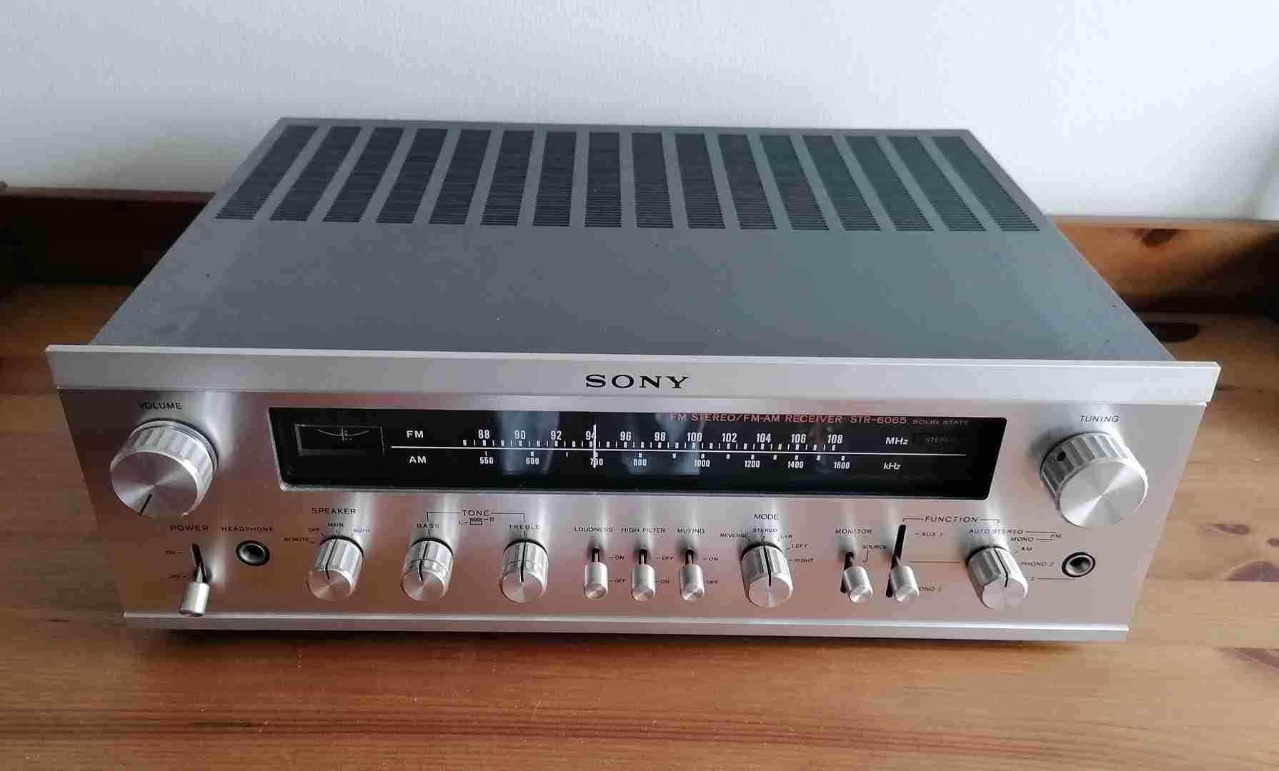 Amplificador sintonizador Sony - um clássico de qualidade