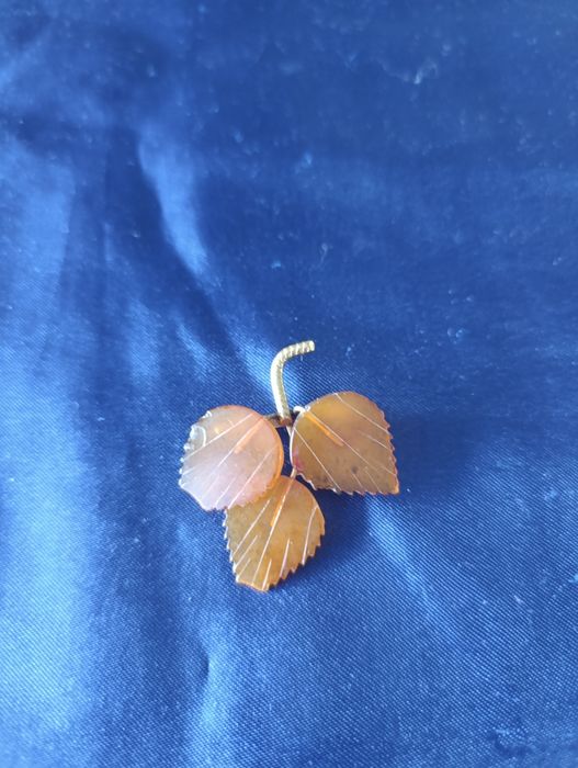 Брошь бурштин КЯК янтарь