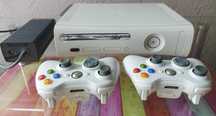 Xbox 360 120GB + 2 pady + zasilacz