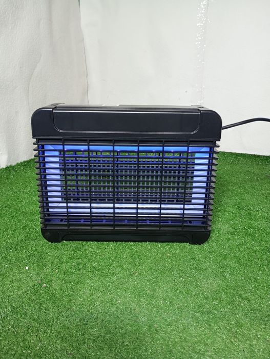 Lampa owadobójcza LED waldbeck mosquito 

Cena 149 zł 
Lampa nieużywan