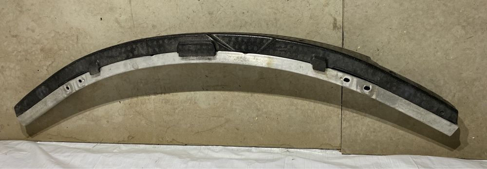 Tesla Model 3 підсилювач бампера