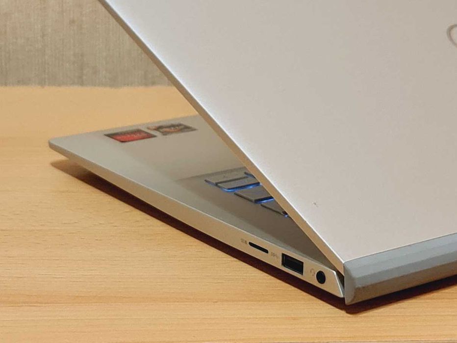 Сучасний Dell Inspiron 5402 Intel Core i7-1165G7 RAM 16Gb SSD 256Gb