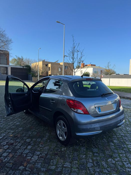 PEUGEOT 207 - 1.4 Gasolina
