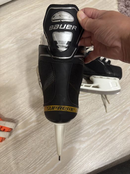 Ковзани фірмові Bauer ,43 розмір ,устілка 27