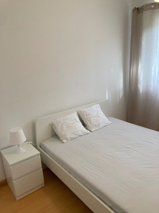 Quarto disponível para arrendamento