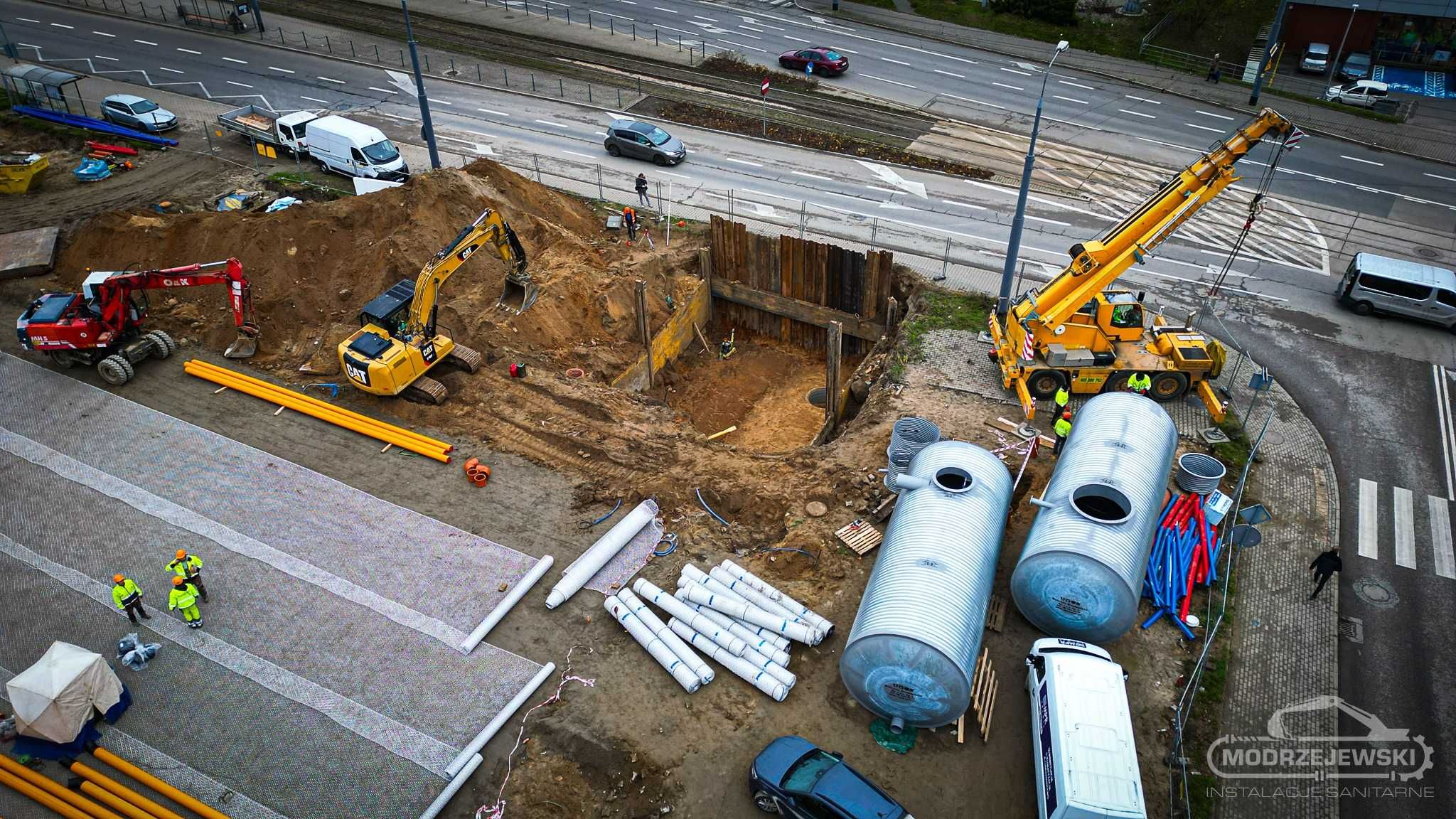 Usługi Koparką PRZYŁĄCZA Oczyszczalnia PRZECISKI Prace Ziemne SZAMBO