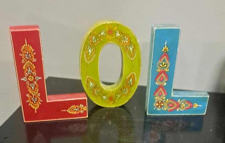 Letras Decorativas LOL em madeira C/ Embalagem Original Novas