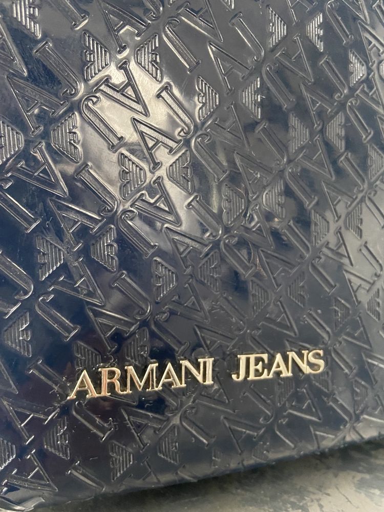 Torebka Armani Jeans lakierowana duża