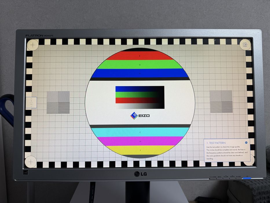 Монітор 24" LG Flatron W2442PE-SF 1920х1080 VGA/DVI/HDMI 2 мс 16:9