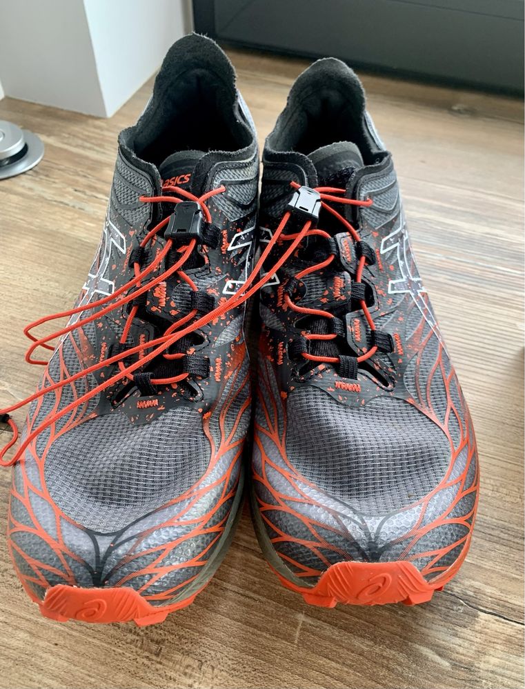 Buty do biegania męskie ASICS Fujispeed  roz. 45