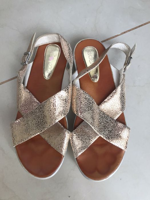 Шкіряні босоніжки