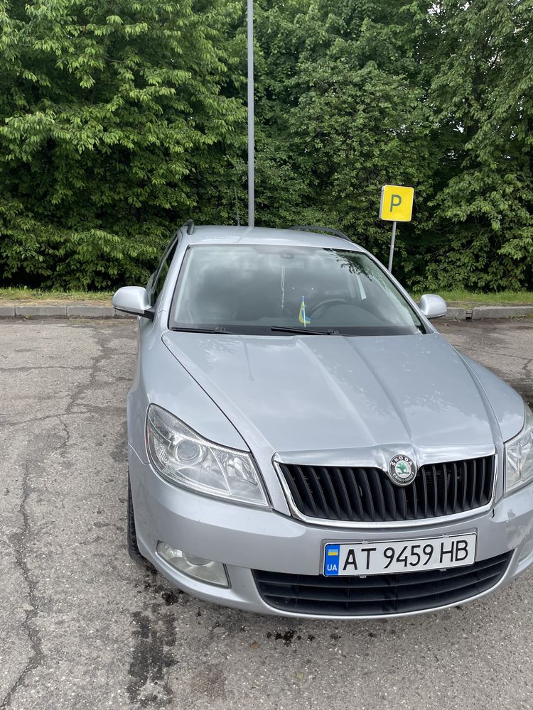 Продам skoda oktavia A5 гаражне зберігання