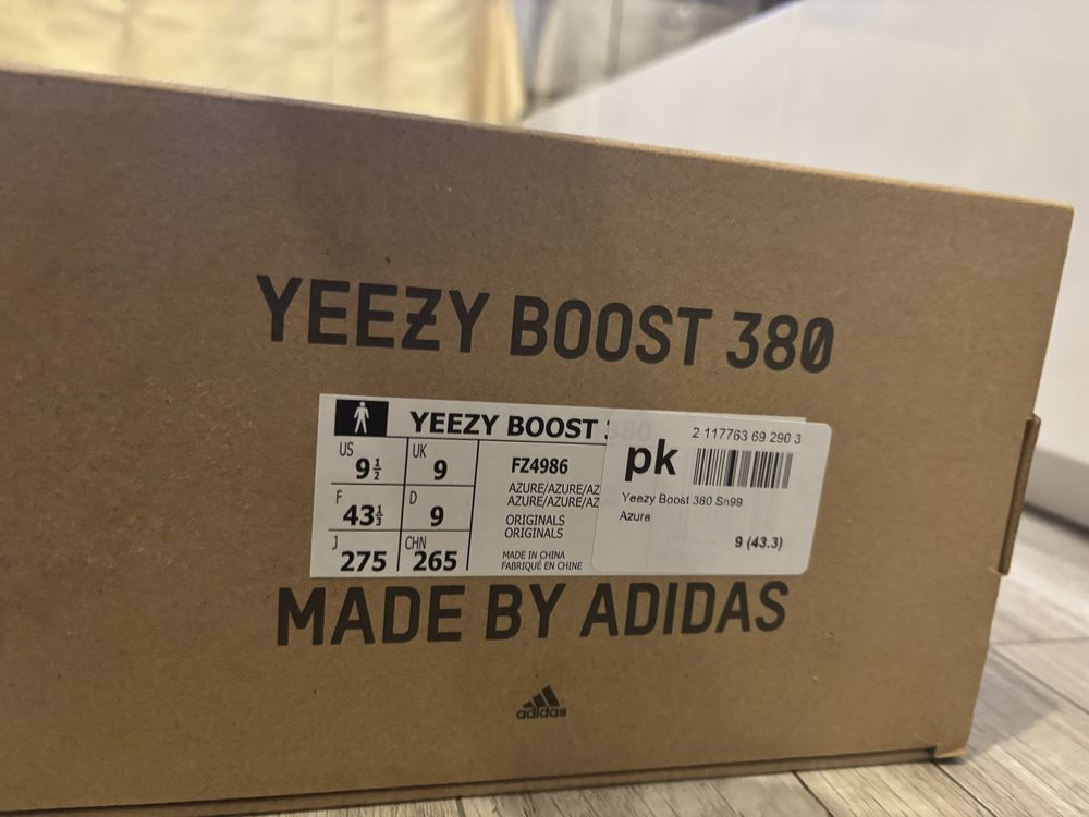 Pudełko po butach yeezy boost 380 Azura