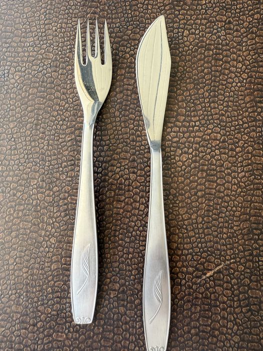 Faqueiro completo com caixa de arrumação - NUNCA FOI USADO