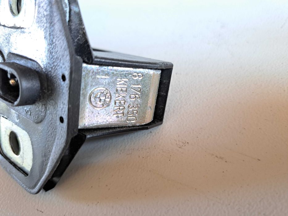 Rygiel drzwi BMW e39 zamek czujnik