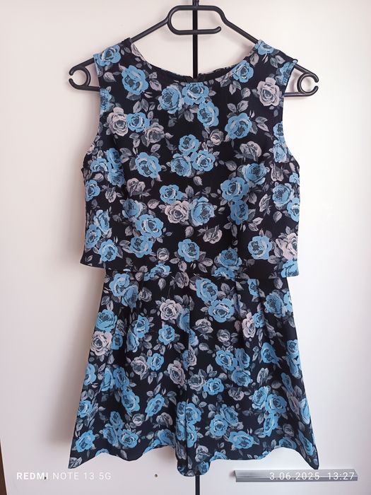 kombinezon/szorty  w kwiaty na zamek z tyłu z baskinką 36 pepites